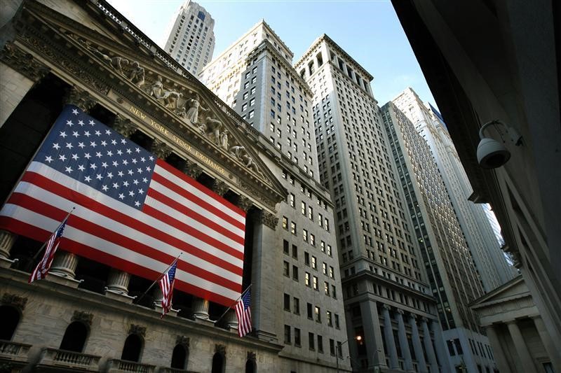 © Reuters. Фьючерсы на фондовых биржах США указали на нейтральное открытие на фоне опасений о политике Трампа и хороших отчетах компаний 