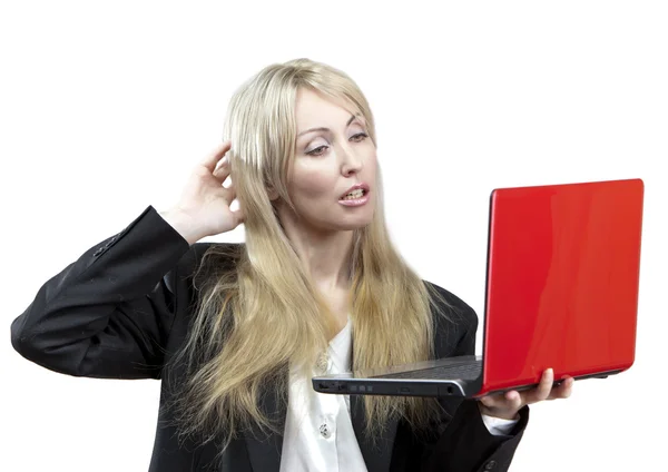 Деловая женщина расстроен смотреть на экран ноутбука Стоковое Фото