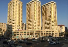 Продается 3-х комнатная квартира в одном из самых престижных районов Баку на проспекте Строителей .