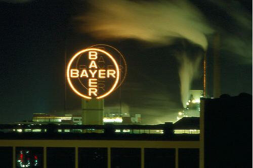 Логотип Bayer 