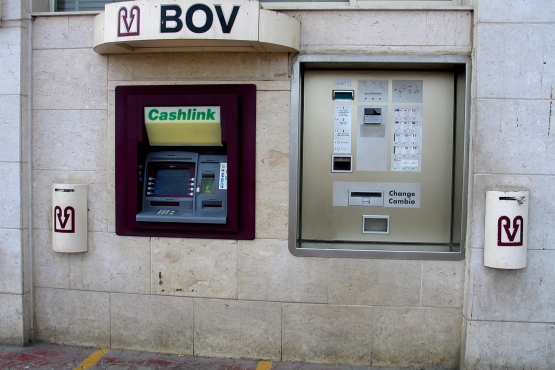 Автоматический обменный пункт и банкомат Банка Валетты