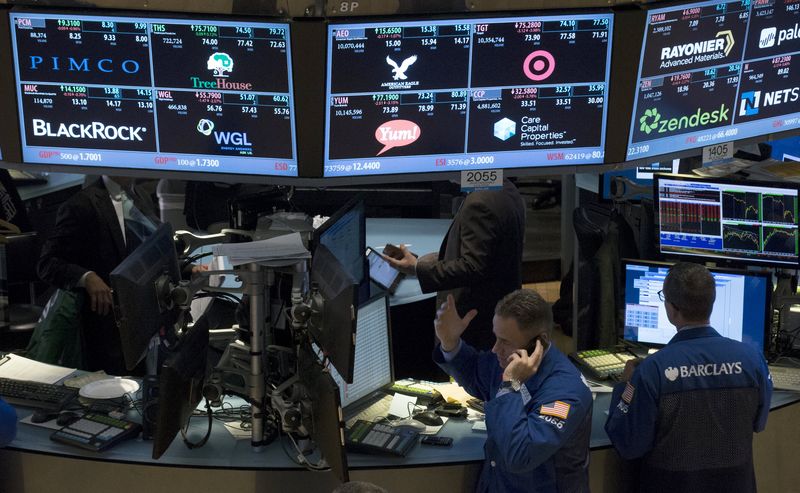 © Reuters. Фьючерсы на фондовых биржах США выросли, а акции компаний технологического сектора возглавили рост
