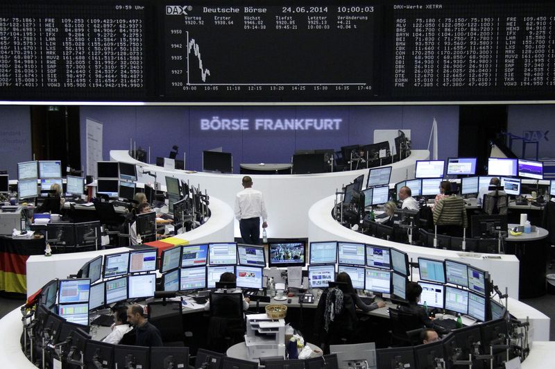 © Reuters. Индексы европейских бирж снизились после заявлений Драги