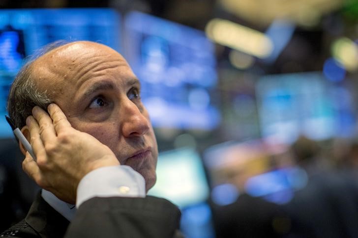 © Reuters. Индексы европейских бирж остаются стабильными на фоне внимания к политическим событиям
